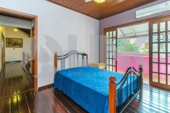 Imagem Casa com 4 Quartos à Venda, 259 m² em Jardim Itu - Porto Alegre Imagem Casa com 4 Quartos à Venda, 259 m² em Jardim Itu - Porto Alegre