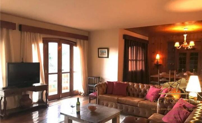 Imagem Casa com 4 Quartos à Venda, 1.137 m² em Alto Capivari - Campos Do Jordão
