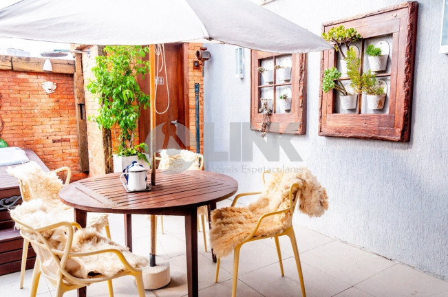 Imagem Apartamento com 2 Quartos à Venda, 49 m² em Moinhos De Vento - Porto Alegre
