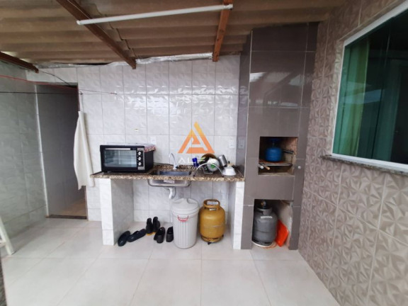 Imagem Casa com 2 Quartos à Venda, 56 m²