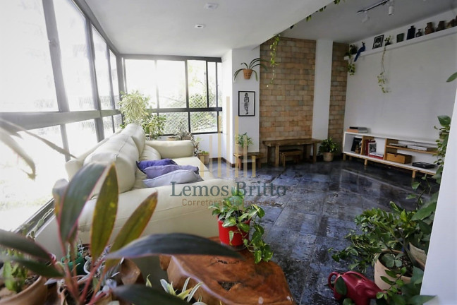 Imagem Imóvel com 4 Quartos à Venda, 240 m² em Horto Florestal - Salvador Imagem Imóvel com 4 Quartos à Venda, 240 m² em Horto Florestal - Salvador