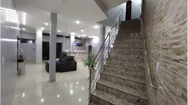 Imagem Casa com 5 Quartos à Venda, em Canelas - Montes Claros Imagem Casa com 5 Quartos à Venda, em Canelas - Montes Claros