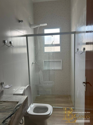 Casa com 3 Quartos à Venda,  em Jardim Regina - Itanhaém