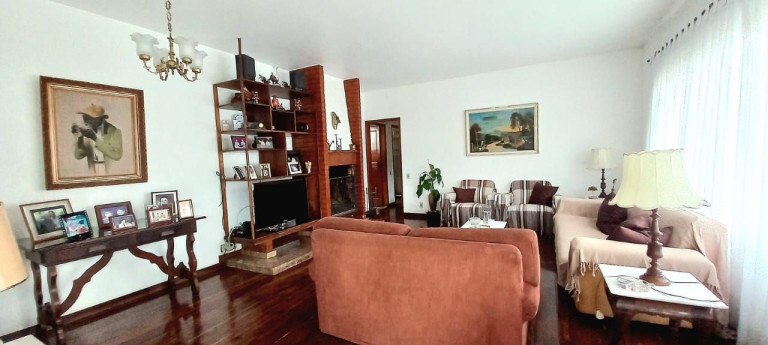 Imagem Casa com 6 Quartos à Venda, 430 m² em Barra Do Imbuí - Teresópolis