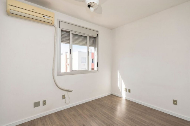 Imagem Imóvel com 2 Quartos à Venda, 54 m² em Humaitá - Porto Alegre Imagem Imóvel com 2 Quartos à Venda, 54 m² em Humaitá - Porto Alegre