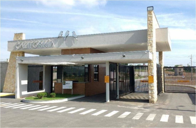 Terreno em Condomínio à Venda, 348 m² em Centro - Potim