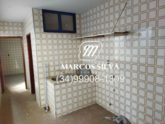 Imagem Casa com 3 Quartos à Venda, 250 m² em Nossa Senhora Aparecida - Uberlândia