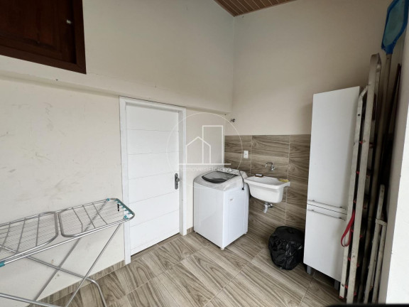 Imagem Casa com 3 Quartos à Venda, 440 m² em São João Do Rio Vermelho - Florianópolis Imagem Casa com 3 Quartos à Venda, 440 m² em São João Do Rio Vermelho - Florianópolis