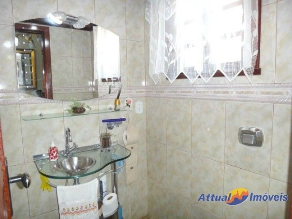 Imagem Casa com 4 Quartos à Venda, 233 m² em Fazendinha - Teresópolis