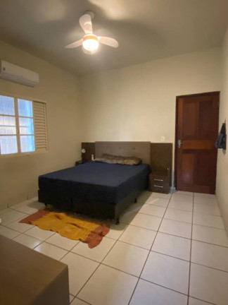 Imagem Casa com 3 Quartos à Venda, 420 m² em Jardim Cuiabá - Cuiabá