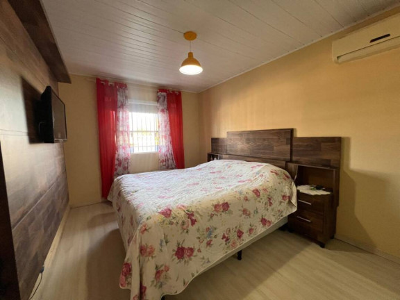 Imagem Casa com 3 Quartos à Venda, 150 m² em Centro - Balneário Barra Do Sul Imagem Casa com 3 Quartos à Venda, 150 m² em Centro - Balneário Barra Do Sul