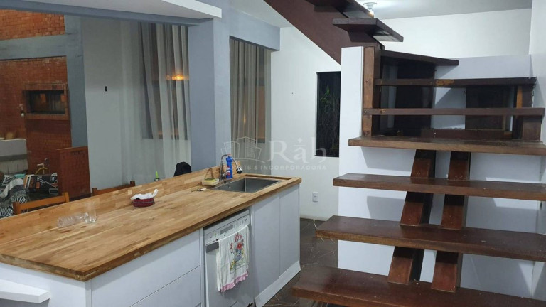 Imagem Sobrado com 3 Quartos à Venda, 220 m² em Santa Regina - Camboriú