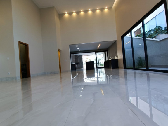 Imagem Casa de Condomínio com 4 Quartos à Venda, 734 m² em Condomínio Do Lago - Goiânia