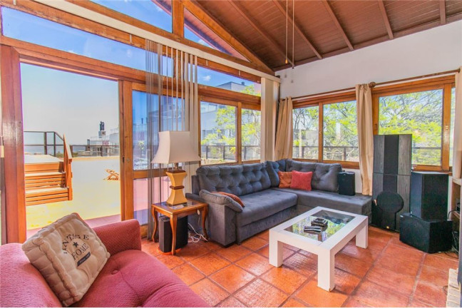 Imóvel com 3 Quartos à Venda,  em Cristal - Porto Alegre
