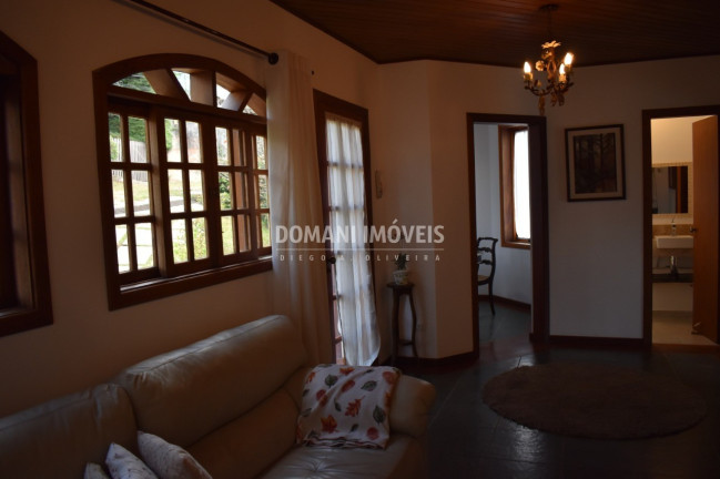 Imagem Casa com 4 Quartos à Venda, 300 m² em Região De Capivari - Campos Do Jordão Imagem Casa com 4 Quartos à Venda, 300 m² em Região De Capivari - Campos Do Jordão
