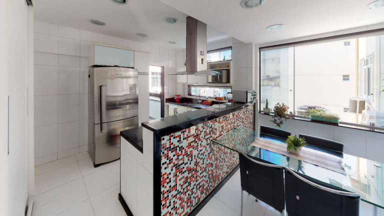 Imagem Apartamento com 3 Quartos à Venda, em Copacabana - Rio De Janeiro Imagem Apartamento com 3 Quartos à Venda, em Copacabana - Rio De Janeiro