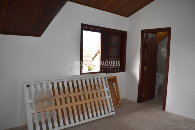 Imagem Casa com 4 Quartos à Venda, 190 m² em Região Do Alto Do Capivari - Campos Do Jordão