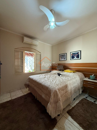 Imagem Casa com 3 Quartos à Venda, 211 m² em Parque Residencial Cambuí - Mogi Guaçu Imagem Casa com 3 Quartos à Venda, 211 m² em Parque Residencial Cambuí - Mogi Guaçu