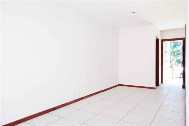 Imagem Casa com 2 Quartos à Venda,  em Restinga - Porto Alegre