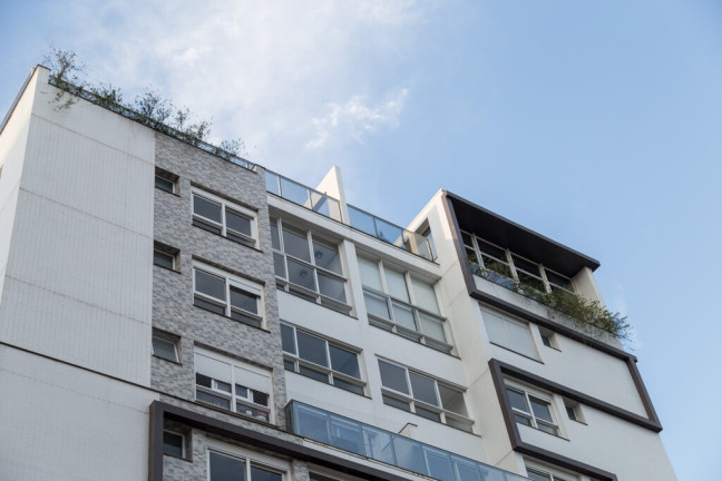 Imóvel com 3 Quartos à Venda,  em Passo Da Areia - Porto Alegre