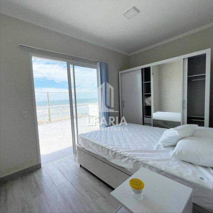 Imagem Sobrado com 4 Quartos à Venda, 171 m² em Cambiju - Itapoá