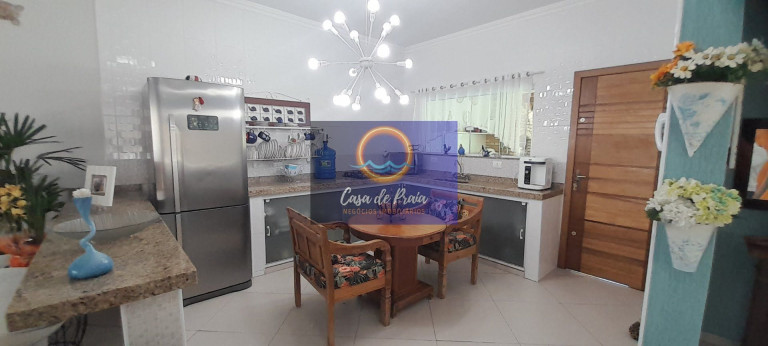 Imagem Sobrado com 4 Quartos à Venda, 219 m² em Estância Balneária Maria Helena Novaes - Peruíbe Imagem Sobrado com 4 Quartos à Venda, 219 m² em Estância Balneária Maria Helena Novaes - Peruíbe