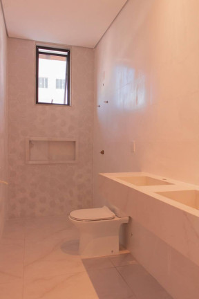 Imagem Imóvel com 3 Quartos à Venda, 156 m²