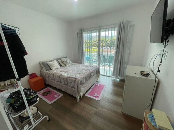 Imagem Casa com 4 Quartos à Venda, 232 m² em Governador Celso Ramos - Governador Celso Ramos