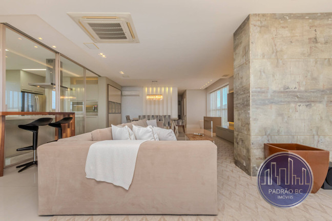Imagem Apartamento com 4 Quartos à Venda, 237 m² em Centro - Balneário Camboriú Imagem Apartamento com 4 Quartos à Venda, 237 m² em Centro - Balneário Camboriú