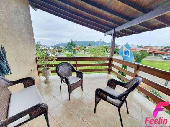 Imagem Casa com 5 Quartos à Venda, 340 m² em Carianos - Florianópolis