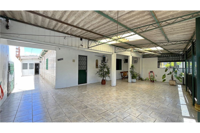 Imagem Casa com 3 Quartos à Venda, em Cristal - Porto Alegre Imagem Casa com 3 Quartos à Venda, em Cristal - Porto Alegre