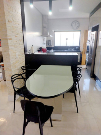 Imagem Casa com 4 Quartos à Venda, 350 m² em Interlagos - São Paulo Imagem Casa com 4 Quartos à Venda, 350 m² em Interlagos - São Paulo