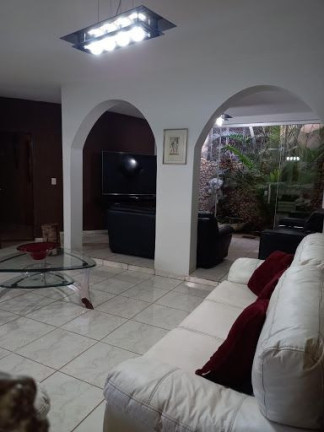 Imagem Casa com 4 Quartos à Venda, 554 m² em Setor Bueno - Goiânia