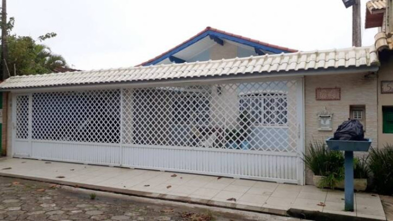 Imagem Casa com 5 Quartos à Venda, 360 m² em Cidade Nova Peruibe - Peruíbe