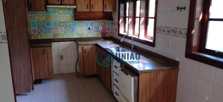 Imagem Casa com 4 Quartos à Venda, 320 m² em Maria Paula - São Gonçalo Imagem Casa com 4 Quartos à Venda, 320 m² em Maria Paula - São Gonçalo