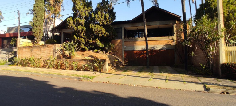 Imagem Casa com 3 Quartos à Venda, 277 m² em Centro - Birigui