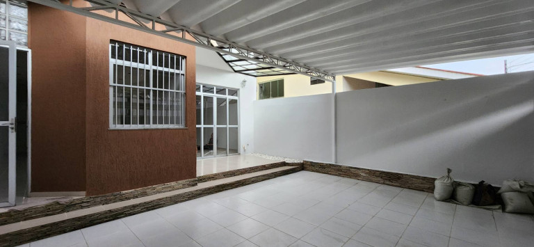 Imagem Casa com 3 Quartos à Venda, 250 m² em Ponta Negra - Manaus Imagem Casa com 3 Quartos à Venda, 250 m² em Ponta Negra - Manaus