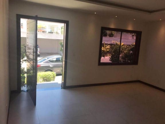 Imagem Casa com 4 Quartos à Venda, 400 m² em Estrada Do Coco - Lauro De Freitas Imagem Casa com 4 Quartos à Venda, 400 m² em Estrada Do Coco - Lauro De Freitas