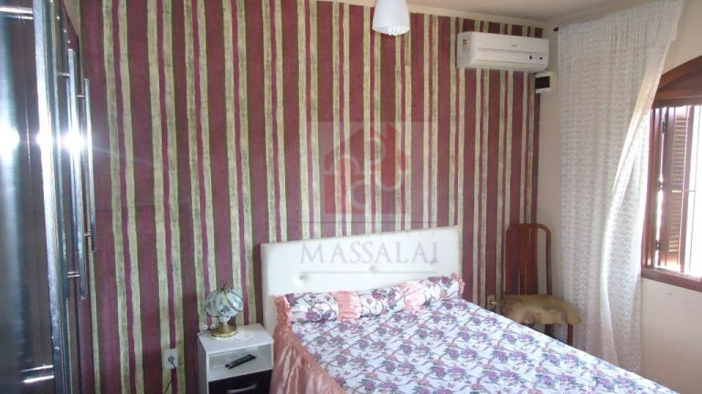 Imagem Casa com 3 Quartos à Venda, 190 m² em Medianeira - Porto Alegre