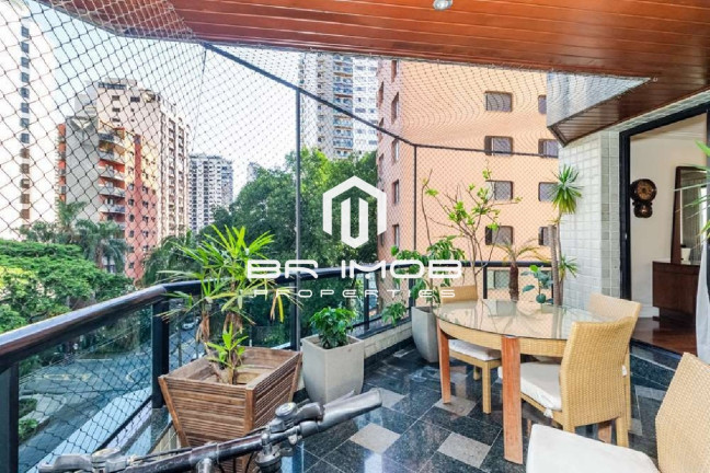Imóvel com 4 Quartos à Venda, 357 m² em Moema - São Paulo