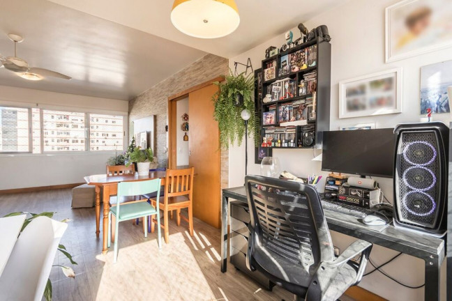 Imagem Imóvel com 2 Quartos à Venda, 79 m² em Menino Deus - Porto Alegre Imagem Imóvel com 2 Quartos à Venda, 79 m² em Menino Deus - Porto Alegre
