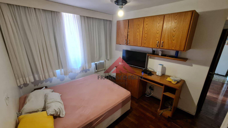 Imagem Apartamento com 4 Quartos à Venda, 212 m² em Icaraí - Niterói