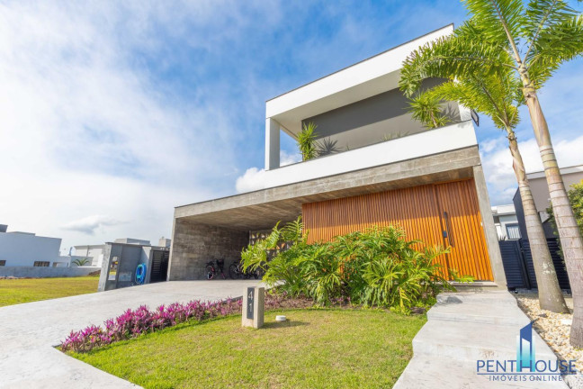 Imagem Casa com 3 Quartos à Venda, 431 m² em Santa Regina - Camboriú