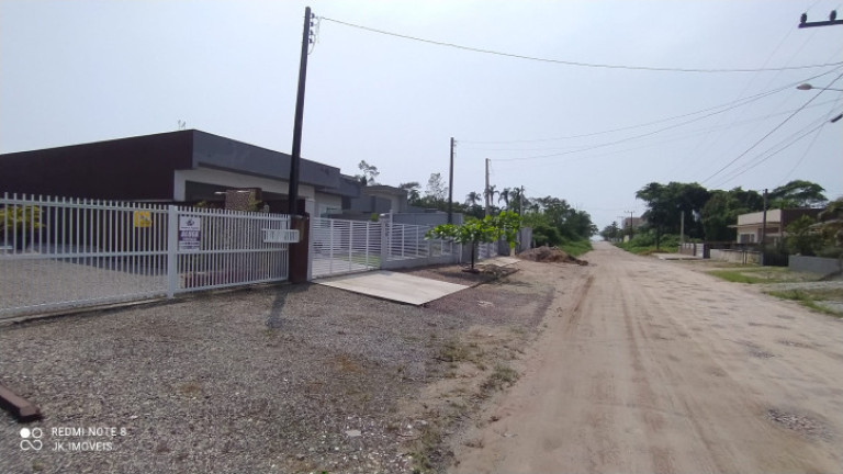 Imagem Casa com 2 Quartos para Temporada, 70 m² em Balneário Mariluz - Itapoá Imagem Casa com 2 Quartos para Temporada, 70 m² em Balneário Mariluz - Itapoá
