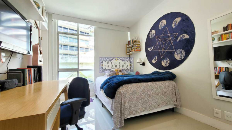 Imagem Apartamento com 3 Quartos à Venda, 130 m² em Lagoa - Rio De Janeiro Imagem Apartamento com 3 Quartos à Venda, 130 m² em Lagoa - Rio De Janeiro