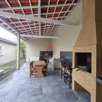 Casa com 5 Quartos à Venda, 400 m² em Boiçucanga - São Sebastião