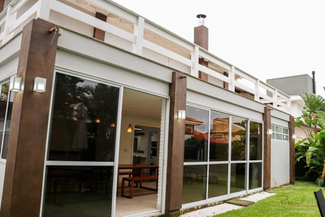 Imagem Casa com 5 Quartos à Venda, 322 m² em Jurerê Internacional - Florianópolis Imagem Casa com 5 Quartos à Venda, 322 m² em Jurerê Internacional - Florianópolis