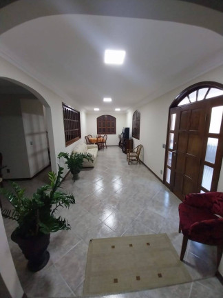 Casa com 3 Quartos à Venda, 254 m² em Muquiçaba - Guarapari