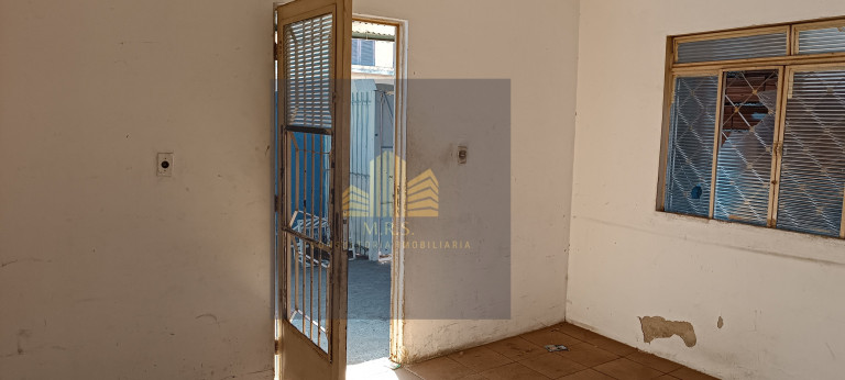 Imagem Casa com 2 Quartos à Venda, 266 m² em Jardim Das Tulipas - Jundiaí