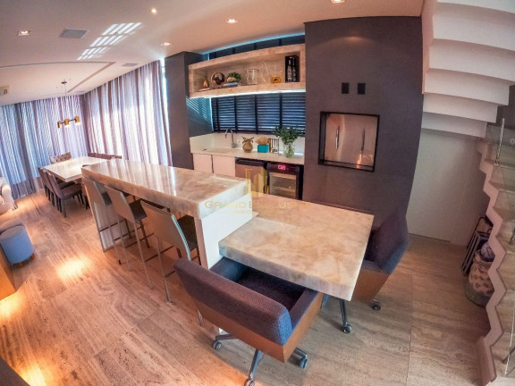 Imagem Cobertura com 3 Quartos à Venda, 252 m² em Centro - Balneário Camboriú Imagem Cobertura com 3 Quartos à Venda, 252 m² em Centro - Balneário Camboriú
